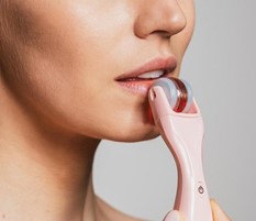 Benefits of Using a Lip Plumper Tool